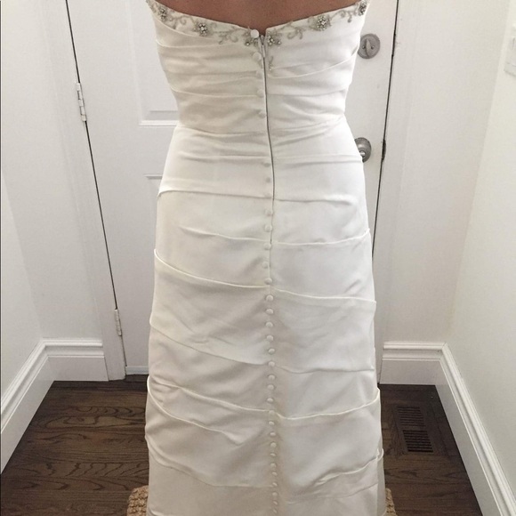 Wedding Dress - Picture 2 of 2